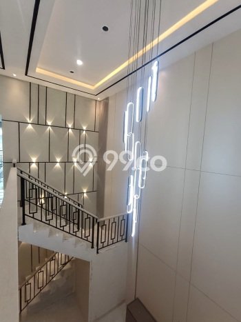 Rumah Mewah LB 295m2 Siap Pakai Desain Elegan di Cengkareng Barat, Jakarta Barat Rumah Mewah LB 295m2 Siap Pakai Desain Elegan di Cengkareng Barat, Jakarta Barat