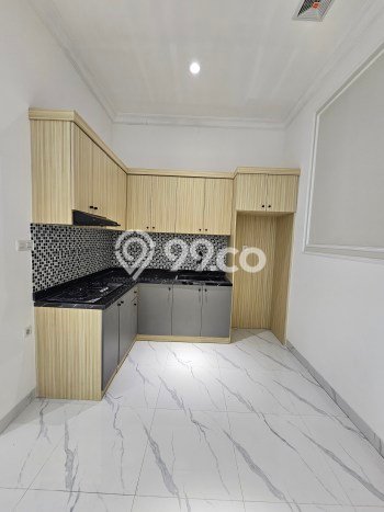 Rumah Elit Modern Siap Huni di Joglo Jakarta Barat Rumah Elit Modern Siap Huni di Joglo Jakarta Barat
