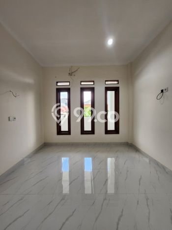 Rumah 4 KT 5 KM LT 180m2m², Luas Bangunan 250m2m² di , Jakarta Selatan Rumah 4 KT 5 KM LT 180m2m², Luas Bangunan 250m2m² di , Jakarta Selatan
