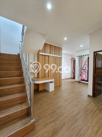 Rumah Mewah LB 95m2 Siap Pakai Desain Elegan di Puri Media, Jakarta Barat Rumah Mewah LB 95m2 Siap Pakai Desain Elegan di Puri Media, Jakarta Barat