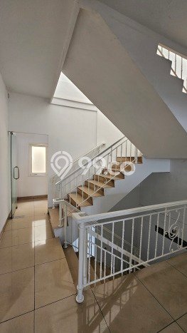 Ruko Bagus Dijual LB 200m2 Lokasi Strategis Jakarta Barat Area Cocok untuk Bisnis Ruko Bagus Dijual LB 200m2 Lokasi Strategis Jakarta Barat Area Cocok untuk Bisnis