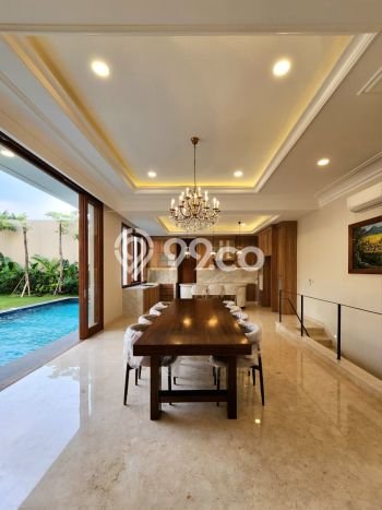 Dijual Rumah Luas Elegan Dengan View Cantik di Kemang, Jakarta Selatan Dijual Rumah Luas Elegan Dengan View Cantik di Kemang, Jakarta Selatan