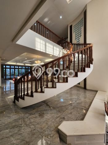 Hunian Bagus Disewakan di Pondok Indah, Jakarta Selatan LT 500m2, LB 800m2 Hunian Bagus Disewakan di Pondok Indah, Jakarta Selatan LT 500m2, LB 800m2