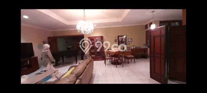 Hunian Elit LB 265m2 Siap Pakai Desain Elegan di Pondok Indah, Jakarta Selatan Hunian Elit LB 265m2 Siap Pakai Desain Elegan di Pondok Indah, Jakarta Selatan