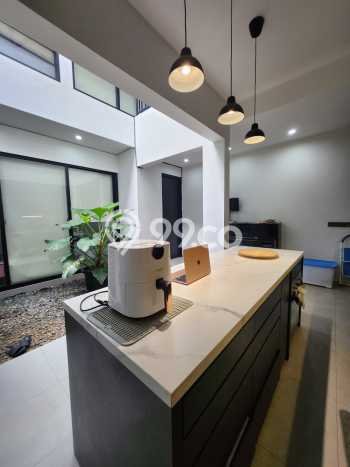 For Sale! Luxury House LT 110m2 Desain Modern di Pondok Labu For Sale! Luxury House LT 110m2 Desain Modern di Pondok Labu