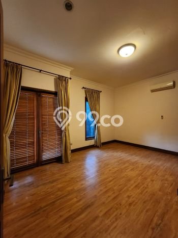Sewa Rumah Nyaman LT 1300m2 / LB 1000m2 di Pondok Pinang, Jakarta Selatan Sewa Rumah Nyaman LT 1300m2 / LB 1000m2 di Pondok Pinang, Jakarta Selatan