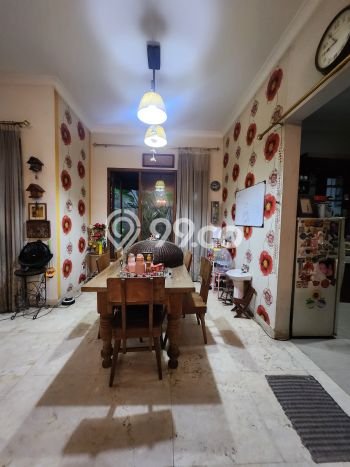 Rumah LT 184m² / LB 230m² di Lokasi Kebayoran Lama, Jakarta Selatan Rumah LT 184m² / LB 230m² di Lokasi Kebayoran Lama, Jakarta Selatan