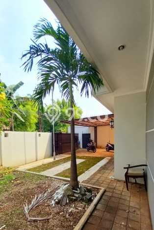 Ready to Use! Luxury House LT 605m2 Desain Elegan di Cireundeu Ready to Use! Luxury House LT 605m2 Desain Elegan di Cireundeu
