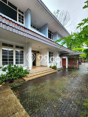 Rumah Elit Modern Tanpa Renovasi di Kemang Jakarta Selatan Rumah Elit Modern Tanpa Renovasi di Kemang Jakarta Selatan