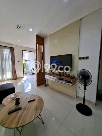 Rumah Mewah LB 180m2 Siap Huni Desain Elegan di Pejaten, Jakarta Selatan Rumah Mewah LB 180m2 Siap Huni Desain Elegan di Pejaten, Jakarta Selatan