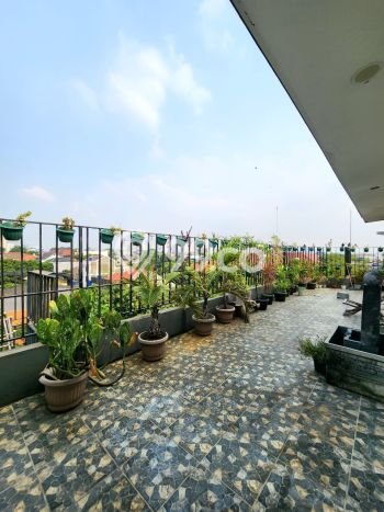 Kost Dijual Lokasi Kebayoran Lama, Jakarta Selatan, 17 KT, 8 KM, 800m2 Kost Dijual Lokasi Kebayoran Lama, Jakarta Selatan, 17 KT, 8 KM, 800m2