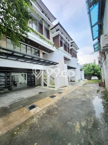 Dijual Hunian Mewah dengan Fasilitas Sekitar Lengkap di Cilandak, Jakarta Selatan Dijual Hunian Mewah dengan Fasilitas Sekitar Lengkap di Cilandak, Jakarta Selatan