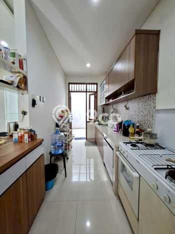 Rumah Mewah LB 180m2 Siap Huni Desain Elegan di Pejaten, Jakarta Selatan Rumah Mewah LB 180m2 Siap Huni Desain Elegan di Pejaten, Jakarta Selatan