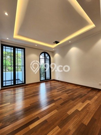 Rumah Eksklusif Dijual LT 330m2 di Cilandak, Jakarta Selatan Rumah Eksklusif Dijual LT 330m2 di Cilandak, Jakarta Selatan