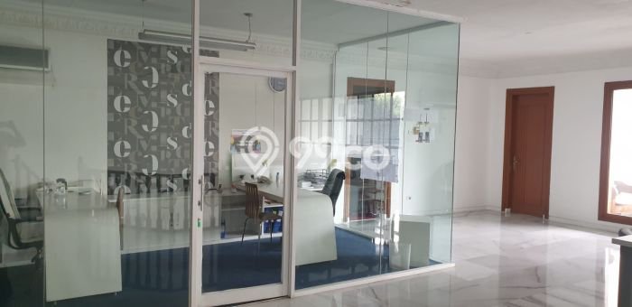 Rumah Elit Modern Tanpa Renovasi di Cipete Jakarta Selatan Rumah Elit Modern Tanpa Renovasi di Cipete Jakarta Selatan