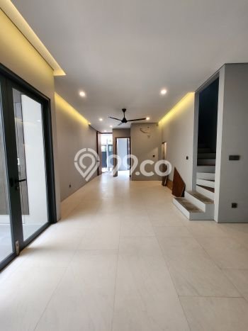 Rumah Elit Modern Siap Huni di Pondok Indah Jakarta Selatan Rumah Elit Modern Siap Huni di Pondok Indah Jakarta Selatan