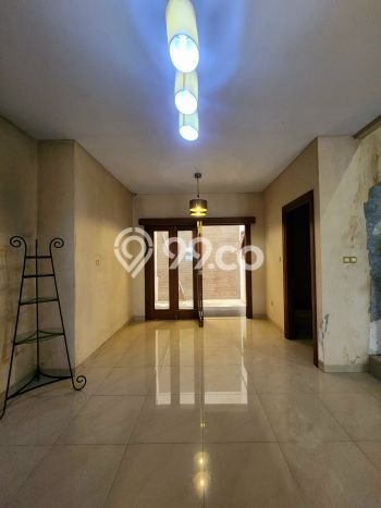 Hunian Mewah LB 200m2 Siap Pakai Desain Elegan di Pondok Indah, Jakarta Selatan Hunian Mewah LB 200m2 Siap Pakai Desain Elegan di Pondok Indah, Jakarta Selatan