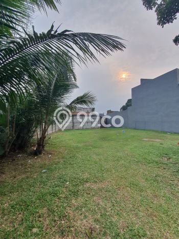 Lahan Dijual Lokasi Strategis di Tangerang Selatan dengan Luas 352m2 Lahan Dijual Lokasi Strategis di Tangerang Selatan dengan Luas 352m2