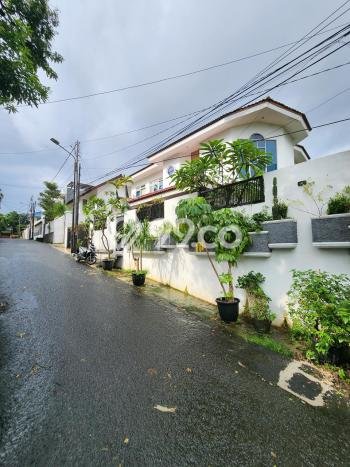 Hot Offer Hunian Premium Ideal dan Luas di Kebayoran Lama, Jakarta Selatan Hot Offer Hunian Premium Ideal dan Luas di Kebayoran Lama, Jakarta Selatan