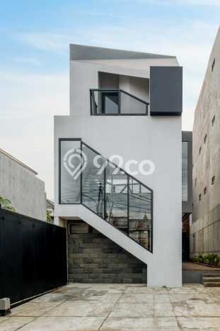 For Sale Rumah Elit Exclusive di Ciputat, Tangerang Selatan For Sale Rumah Elit Exclusive di Ciputat, Tangerang Selatan