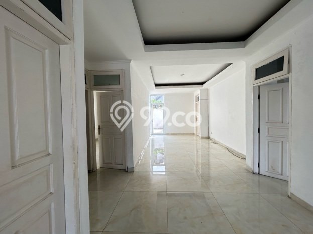 Jual Rumah Mewah Megah Dengan View Eksklusif di Raffles Hills, Jakarta Timur Jual Rumah Mewah Megah Dengan View Eksklusif di Raffles Hills, Jakarta Timur