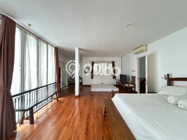 Jual Rumah Eksklusif 4 KT di Raffles Hills, Jakarta Timur Jual Rumah Eksklusif 4 KT di Raffles Hills, Jakarta Timur