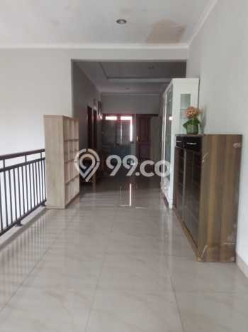 Sewa Rumah Murah di Raffles Hills Jakarta Timur dengan 6 KT Sewa Rumah Murah di Raffles Hills Jakarta Timur dengan 6 KT