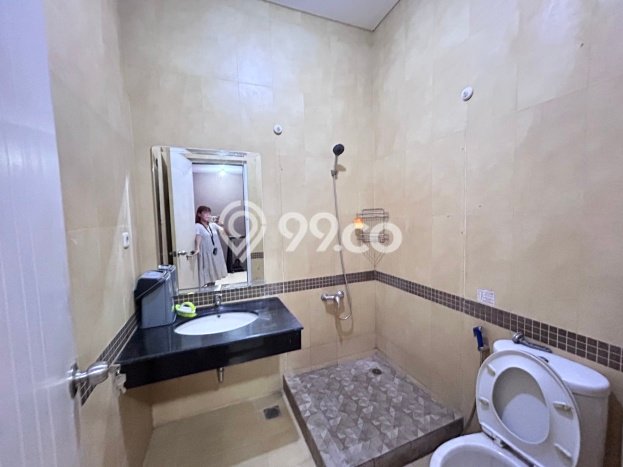 Rumah Kontrakan Jakarta Timur LT 105m2 LB 120m2 Area Raffles Hills Rumah Kontrakan Jakarta Timur LT 105m2 LB 120m2 Area Raffles Hills