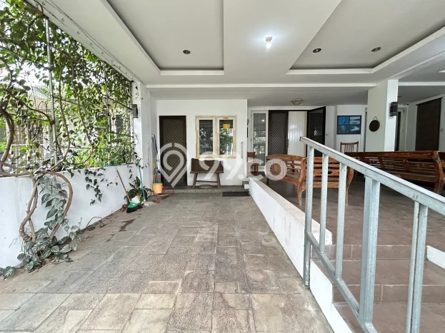Jual Rumah Eksklusif 4 KT di Raffles Hills, Jakarta Timur Jual Rumah Eksklusif 4 KT di Raffles Hills, Jakarta Timur