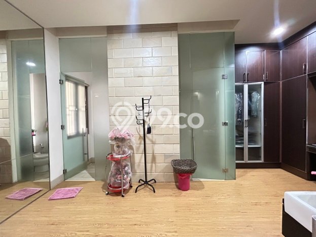 Dijual Rumah Luas Elegan Dengan View Cantik di Raffles Hills, Jakarta Timur Dijual Rumah Luas Elegan Dengan View Cantik di Raffles Hills, Jakarta Timur