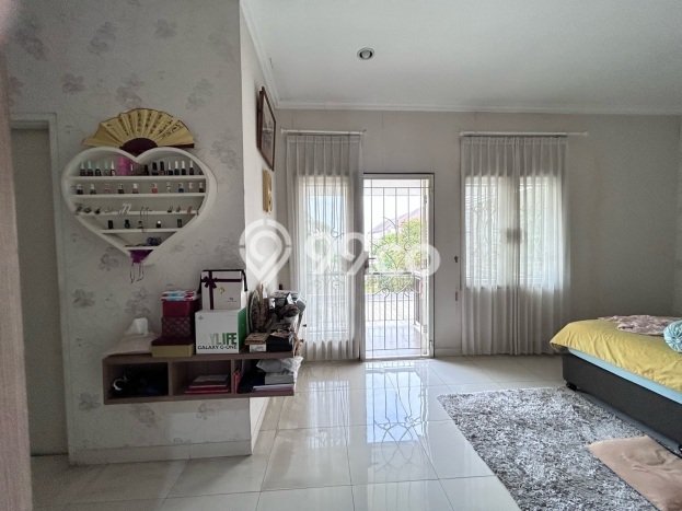 Jual Rumah Eksklusif 3 KT di Raffles Hills, Jakarta Timur Jual Rumah Eksklusif 3 KT di Raffles Hills, Jakarta Timur