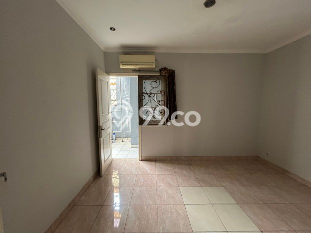 Disewakan! Rumah 3 Kamar Tidur &
3 Kamar Mandi di Raffles Hills, Jakarta Timur Disewakan! Rumah 3 Kamar Tidur &
3 Kamar Mandi di Raffles Hills, Jakarta Timur