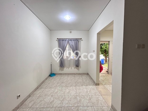 Rumah Sewa Jakarta Timur LT 112m2 LB 150m2 Area Raffles Hills Rumah Sewa Jakarta Timur LT 112m2 LB 150m2 Area Raffles Hills