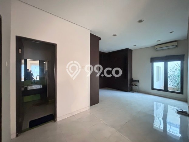 Rumah Mewah Akses Strategis di Jakarta Timur Semi Furnished Rumah Mewah Akses Strategis di Jakarta Timur Semi Furnished