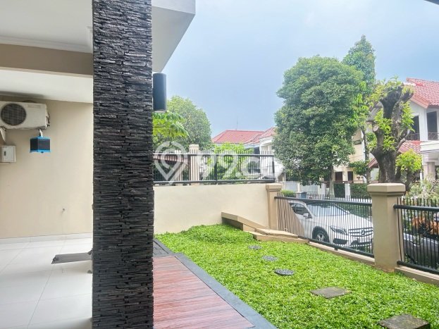 Rumah Premium kawasan , 3 KM, Area Tenang, LT 300m2m² Bangunan 250m2m² Rumah Premium kawasan , 3 KM, Area Tenang, LT 300m2m² Bangunan 250m2m²