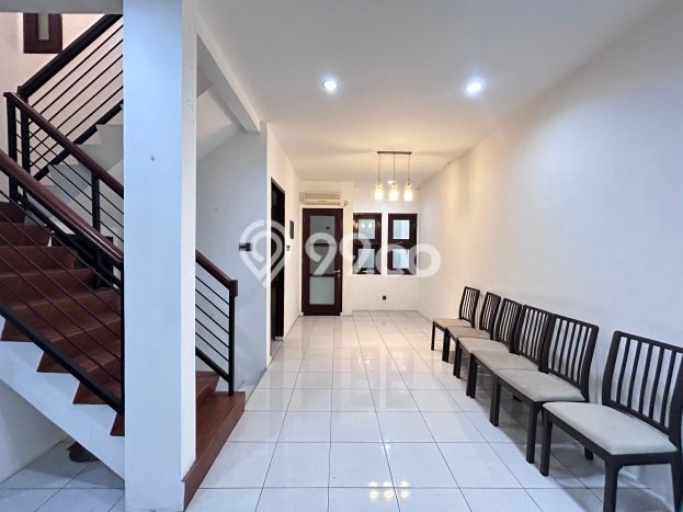 Jarang Ada! Rumah Kontrakan 4 Kamar Nyaman Siap Huni Raffles Hills Jarang Ada! Rumah Kontrakan 4 Kamar Nyaman Siap Huni Raffles Hills