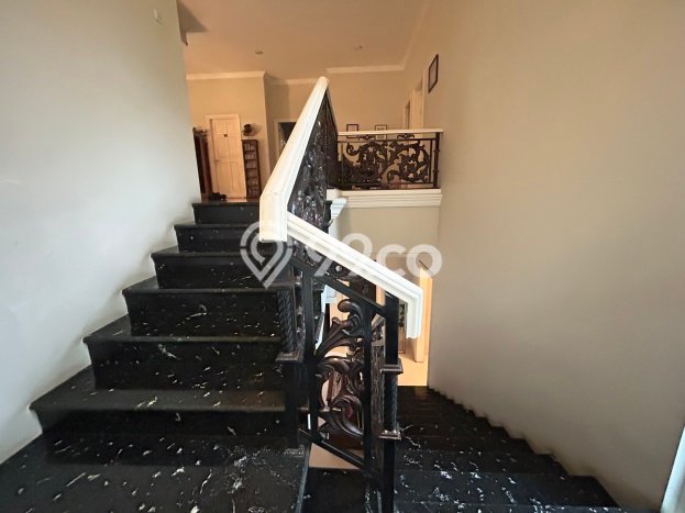 Rumah Luxury Modern Siap Huni di Raffles Hills Jakarta Timur Rumah Luxury Modern Siap Huni di Raffles Hills Jakarta Timur