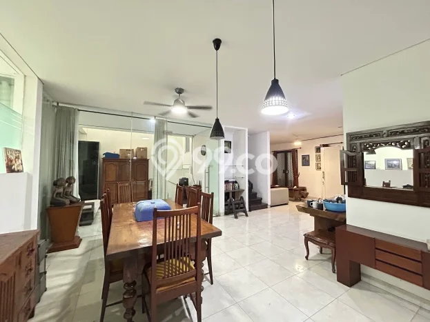 Jual Rumah Eksklusif 4 KT di Raffles Hills, Jakarta Timur Jual Rumah Eksklusif 4 KT di Raffles Hills, Jakarta Timur