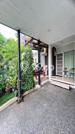 Rumah Elit LB 270m2 Siap Pakai Desain Elegan di Raffles Hills, Jakarta Timur Rumah Elit LB 270m2 Siap Pakai Desain Elegan di Raffles Hills, Jakarta Timur