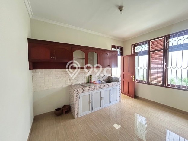 UNIT SPESIAL! Rumah di , 3 KM, Akses Pusat Kota, LT 250m2m² Bangunan 200m2m² UNIT SPESIAL! Rumah di , 3 KM, Akses Pusat Kota, LT 250m2m² Bangunan 200m2m²
