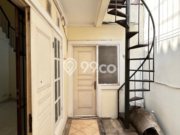 Rumah sewa siap huni 3 KT di Raffles Hills, Jakarta Timur Rumah sewa siap huni 3 KT di Raffles Hills, Jakarta Timur