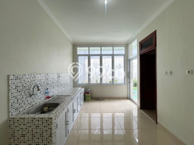 UNIT SPESIAL! Rumah di , 3 KM, Akses Pusat Kota, LT 250m2m² Bangunan 200m2m² UNIT SPESIAL! Rumah di , 3 KM, Akses Pusat Kota, LT 250m2m² Bangunan 200m2m²