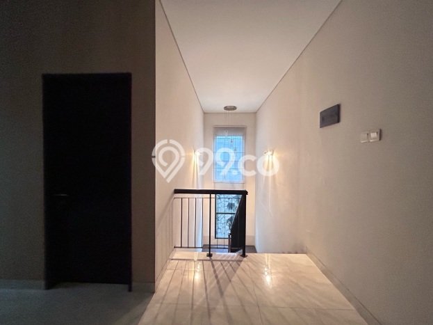Rumah Mewah Akses Strategis di Jakarta Timur Semi Furnished Rumah Mewah Akses Strategis di Jakarta Timur Semi Furnished