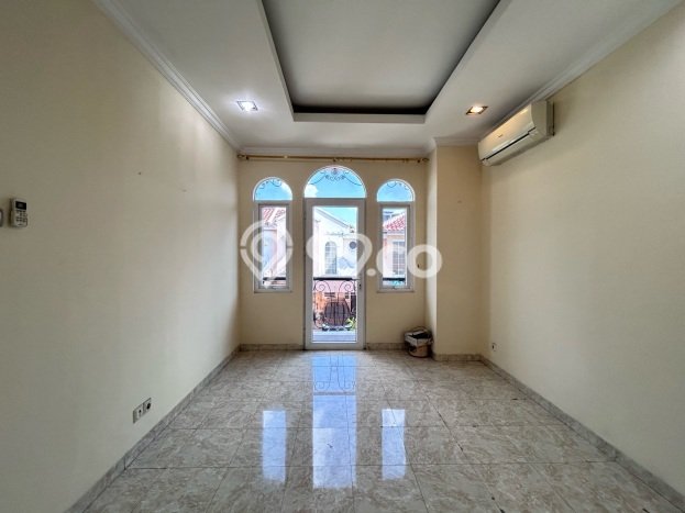 Jual Rumah Modern 3 KT di Raffles Hills, Jakarta Timur Jual Rumah Modern 3 KT di Raffles Hills, Jakarta Timur