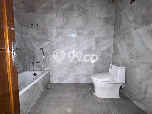 Rumah di Raffles Hills, Dekat Pusat Kota, 4 KT, LT 200m² LB 250m² Rumah di Raffles Hills, Dekat Pusat Kota, 4 KT, LT 200m² LB 250m²