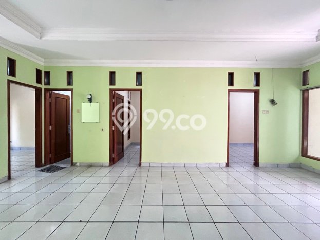 Rumah di Raffles Hills, Dekat Pusat Kota, 4 KT, LT 200m² LB 250m² Rumah di Raffles Hills, Dekat Pusat Kota, 4 KT, LT 200m² LB 250m²