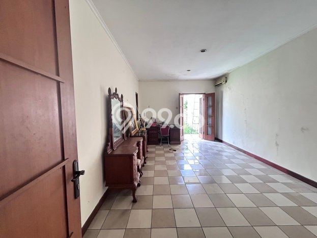 Rumah Luxury Modern Siap Huni di Raffles Hills Jakarta Timur Rumah Luxury Modern Siap Huni di Raffles Hills Jakarta Timur