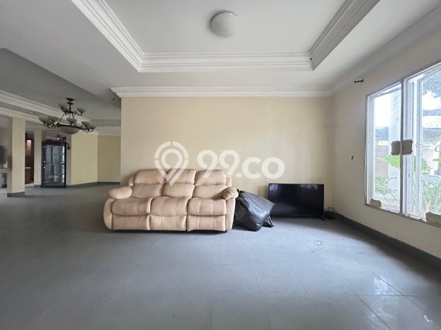 Hunian Mewah LB 500m2 Siap Huni Desain Elegan di Raffles Hills, Jakarta Timur Hunian Mewah LB 500m2 Siap Huni Desain Elegan di Raffles Hills, Jakarta Timur