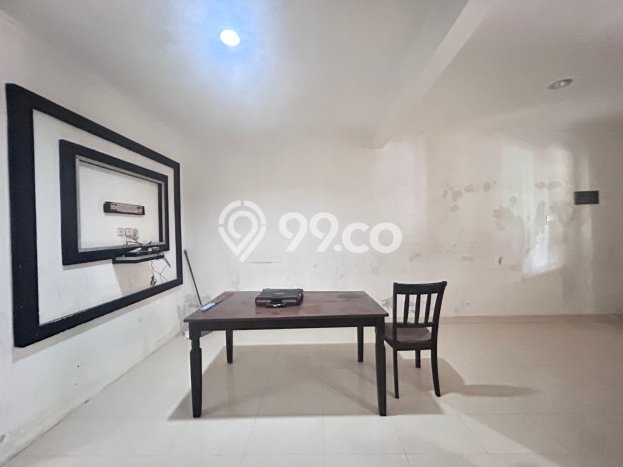 Rumah Modern 2 KT di Raffles Hills Jakarta Timur Semi Furnished Rumah Modern 2 KT di Raffles Hills Jakarta Timur Semi Furnished