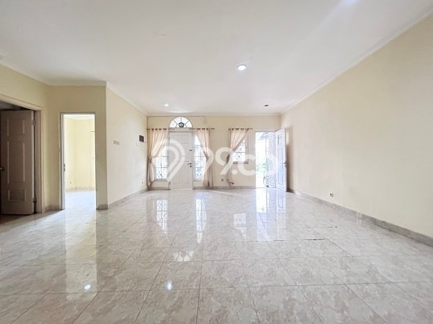 Disewakan Rumah Murah di Raffles Hills Jakarta Timur Punya 3 Kamar Tidur Disewakan Rumah Murah di Raffles Hills Jakarta Timur Punya 3 Kamar Tidur